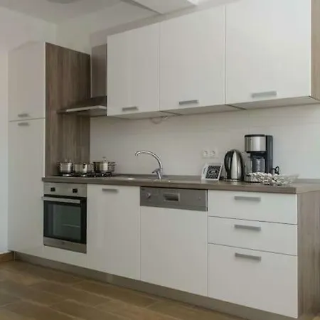 Ivana アパート *