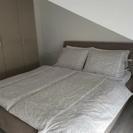 アパート Ivana トロギール